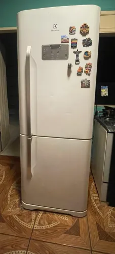 Geladeira Electrolux.
