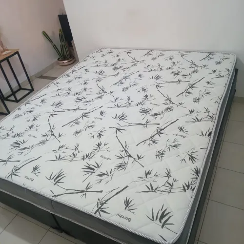 Colchão Queen 1 mês de uso