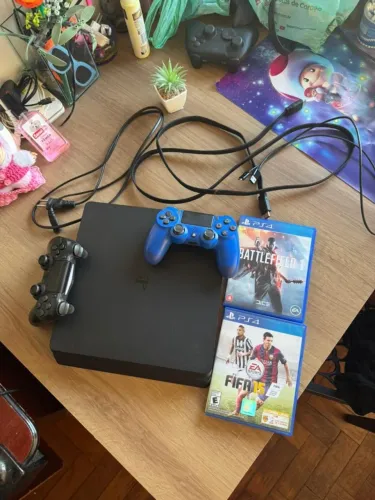 PS4 Slim 500gb 2 controles 2 jogos IMPECÁVEL (Unico dono) | Ipanema - RJ |