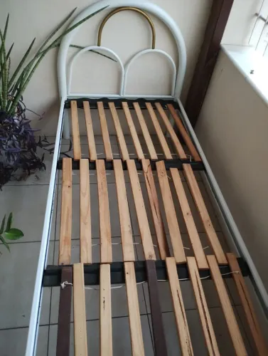 Cama Solteiro de ferro