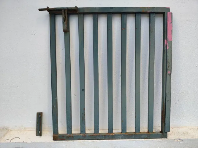 Portão pequeno pet gás 73cm largura por 80cm altura