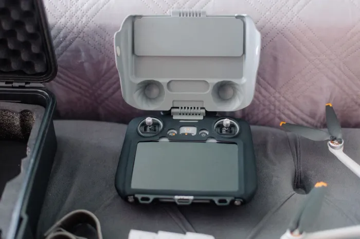 Drone mini 4 pro + Controle com tela ( troco por lente canon