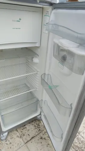 geladeira duas portas fros free