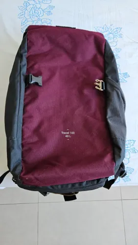 Mochila de viagem Forclaz 40l travel 100 vermelha