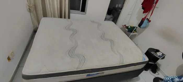 Cama de casal queem