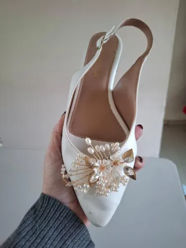 Broche / clipe de sapato com pérolas falsas e strass  