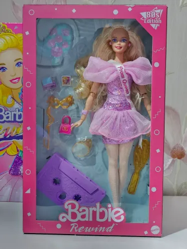 Boneca Barbie 80s Rewind Prom Queen completa recolocada na caixa