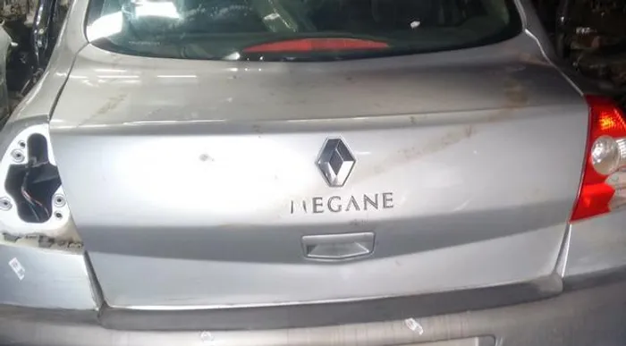Tampa Traseira Renault Megane