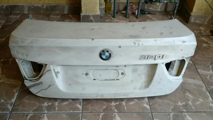 Tampa traseira bmw 320i 2007 2008 2009 2010 2011