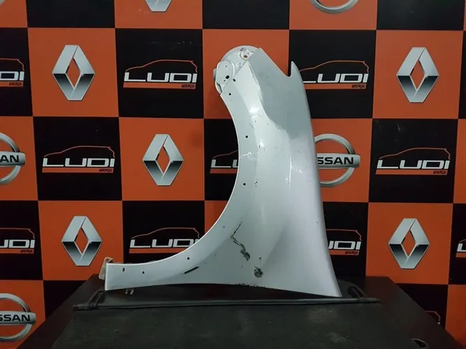 Paralama lado esquerdo renault sandero e logan 2015 recuperado..