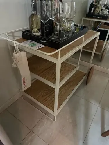 Carrinho de bebidas decorativo
