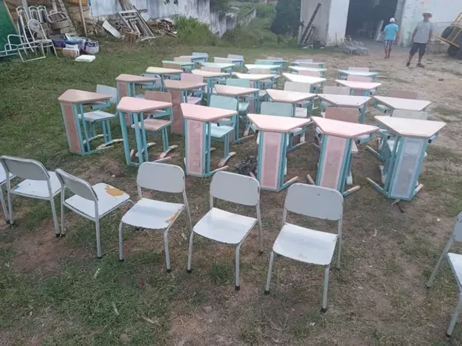 Cadeira e mesa escolar Infantil