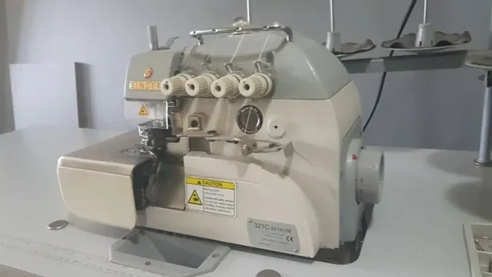 Máquina Industrial Interlock Singer 321C-251H-56- Bitola Larga