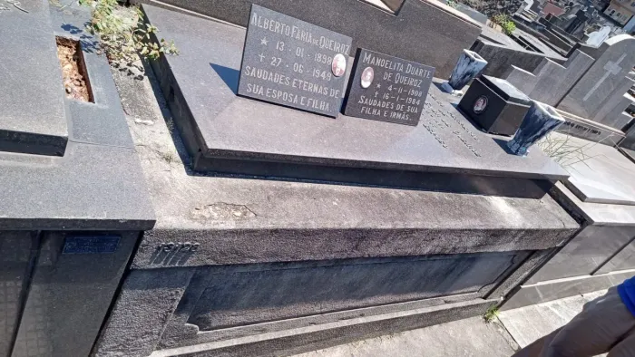 Jazigo perpétuo Caju cemitério São Francisco Xavier. sepultura. carneiro