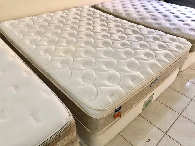 Cama Box queen size , cama Box bipartida 