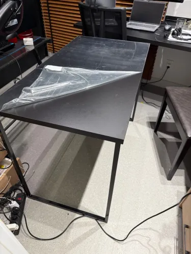 Mesa Gamer com pés industriais