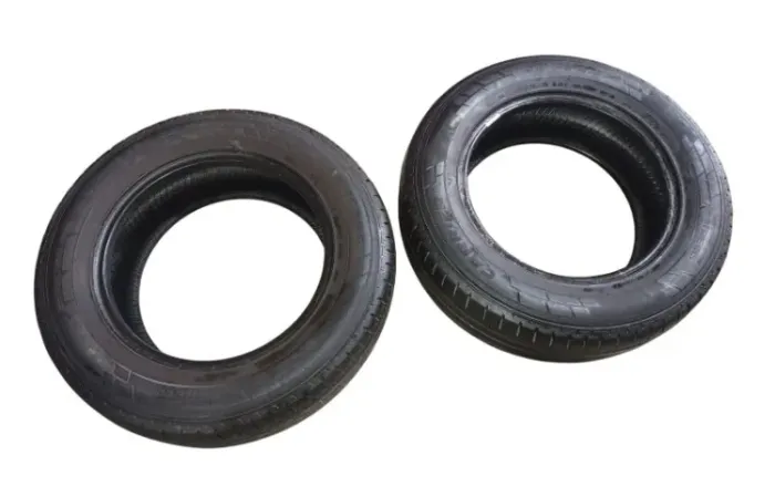 Par pneu 215/65R16 Usado 45