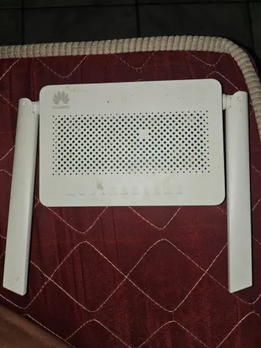 2 Aparelhos de internet(1 branco,1 preto)