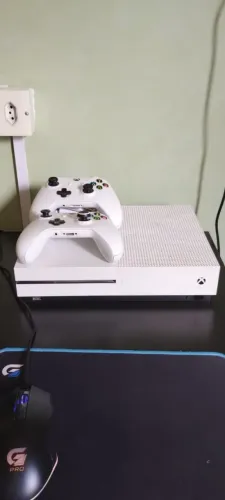 Xbox one S conservado