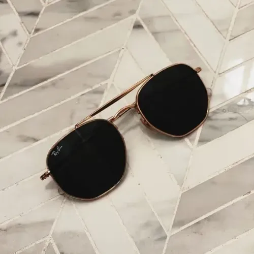 Óculos de Sol Ray-Ban Marshall edição Gold cristal Black.