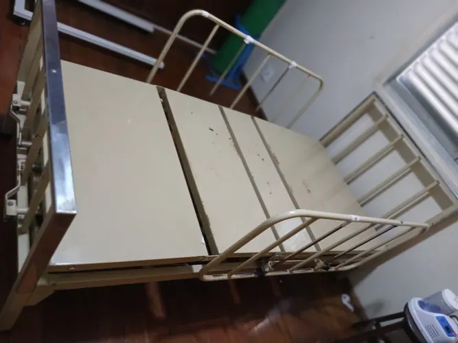Cama Hospitalar Ajustável