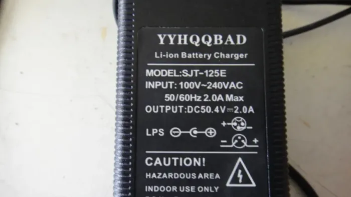 Carregador Bateria Lítio 12S 50.4V 