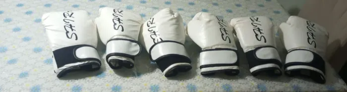 3 Pares de Luvas de Boxe - Tamanho M - Novas
