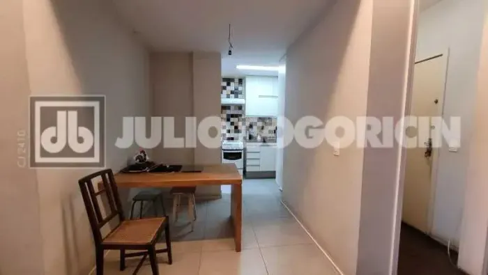 Apartamento : Padrão / Residencial / Humaitá