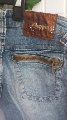 Calça jeans ziper nos bolsos Dopping 