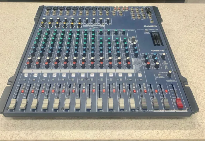 Mesa de Som Yamaha MG166CX-USB