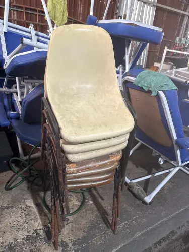 Cadeiras concha 12 peças 