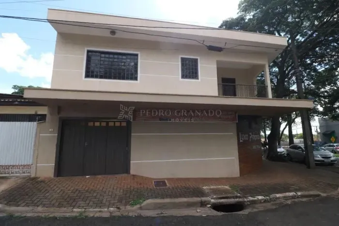 Apartamento 03 Dormitórios, Sobreloja - Zona 06