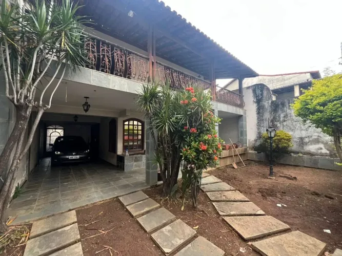 ALUGUEL CASA 04 QUARTOS SUÍTE GARAGEM APARECIDA