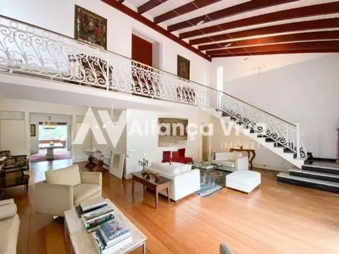 Gávea | Casa 4 quartos, sendo 2 suites