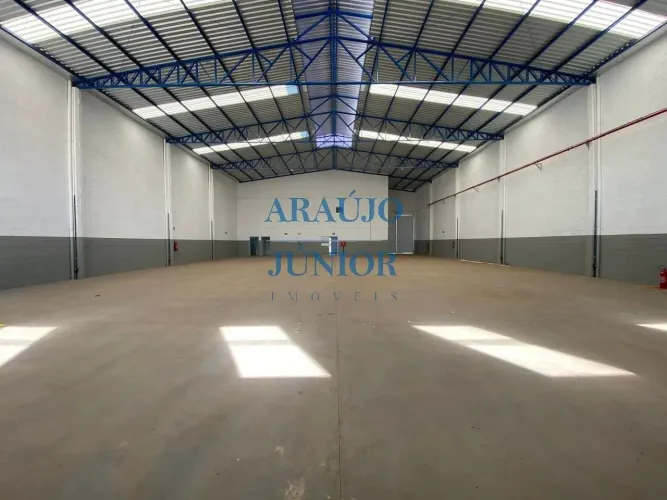 Galpão Industrial em Condomínio com 1021m² em -SP: Salão Amplo, Pé Direito de 8m, Porta pa