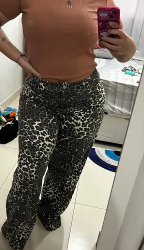 Calça de oncinha 