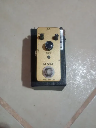 Pedal mvave Fuzz para guitarra