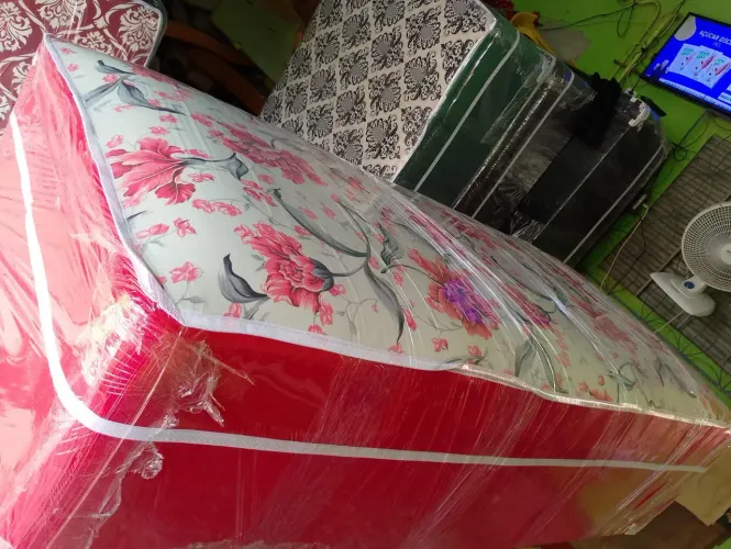 Cama de solteiro de espuma alta