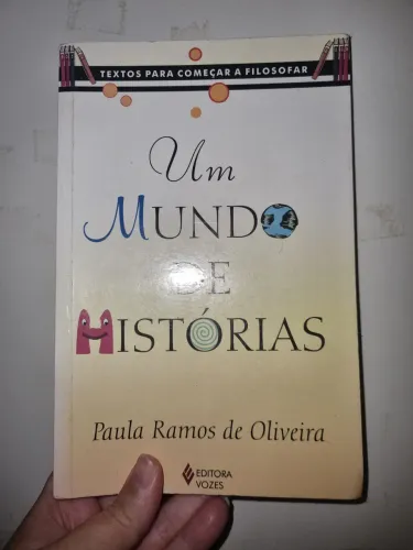 livro Um Mundo De Historias