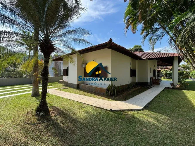 LINDA CASA COM PISCINA DE 06 SUÍTES À VENDA EM SITIO BOM, MANGARATIBA - RJ