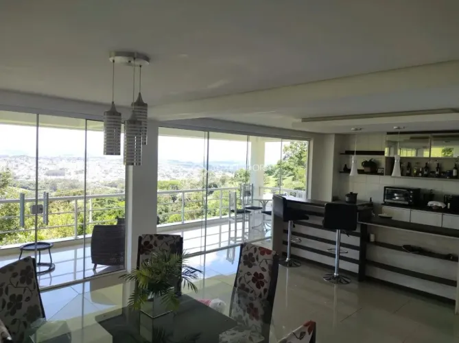 Casa em condomínio à venda em Guaporé