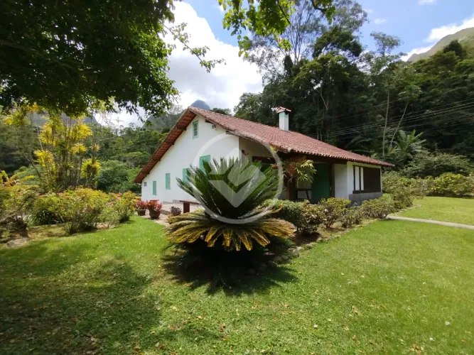 Procurando um novo lugar cercado de natureza, tranquilidade e conforto, sítio em Vargem Gr