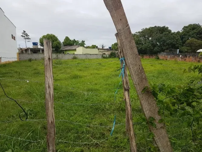 TERRENO PLANO, SECO E TOTALMENTE MURADO DE 1310 m2 EM INOÃ MARICA .