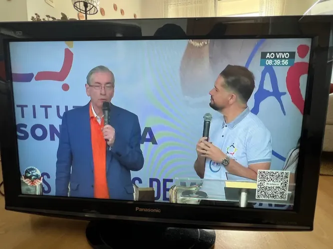 TV Panasonic 32 polegadas Viera não é smart