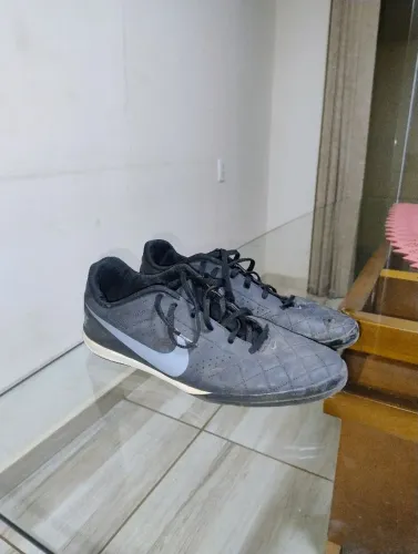 Chuteira Nike beco(tamanho 43)