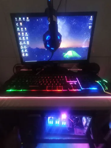 Vendo computador pra trabalho pra jogos pra quem quer faze lives etc...