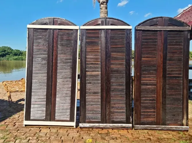 ?PORTAS DE FOLHAS DUPLAS VENEZIANAS?