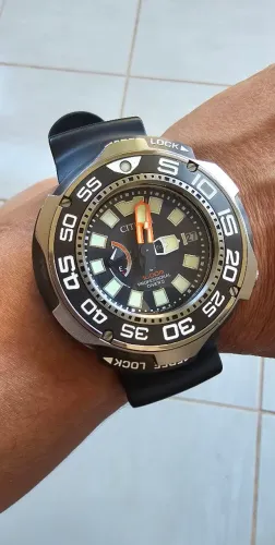 Citizen Eco-Drive New Autozilla BN7020-09e 1000m