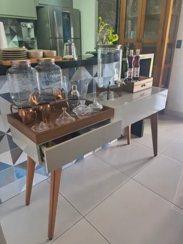 Barzinho semi-novo 