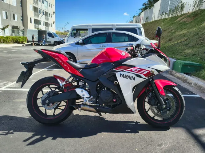 Yamaha R3 2016 Vermelha
